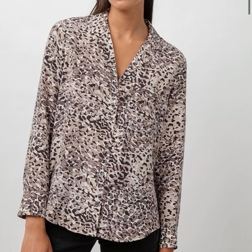 Rails Rebel 100% Silk Animal Print Button Down Shirt Blouse Natural Spotted Sz M